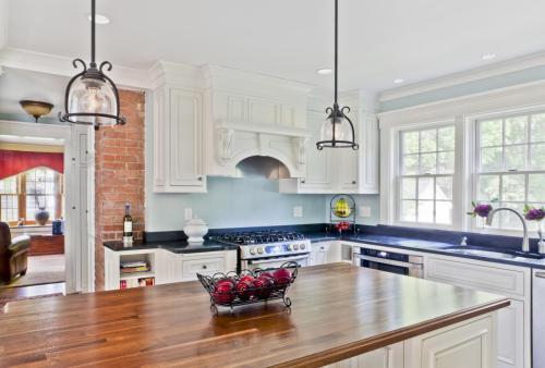 ¬katekelly2011waysidekitchen 02